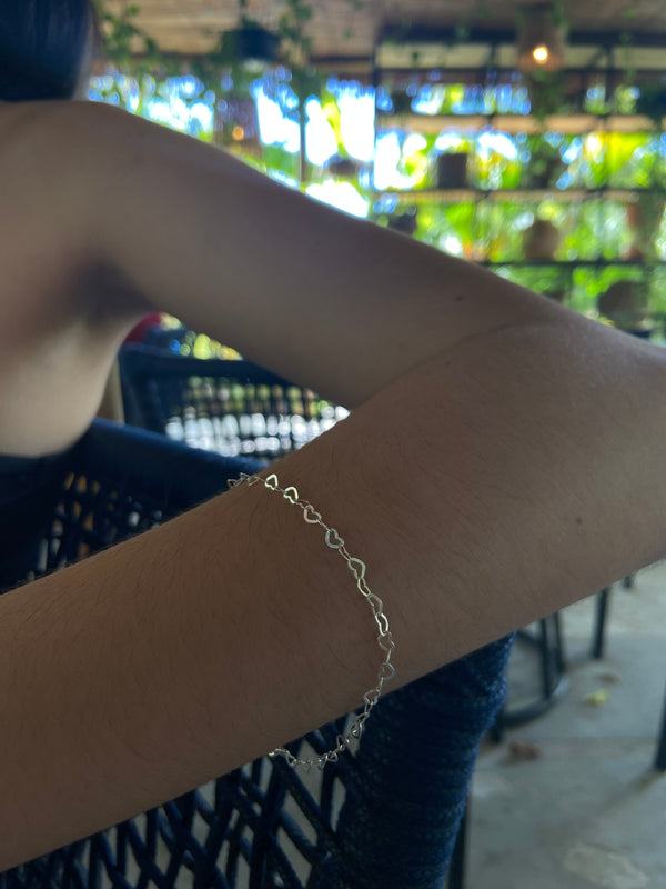 Pulseira Corações Vazados em Prata 925