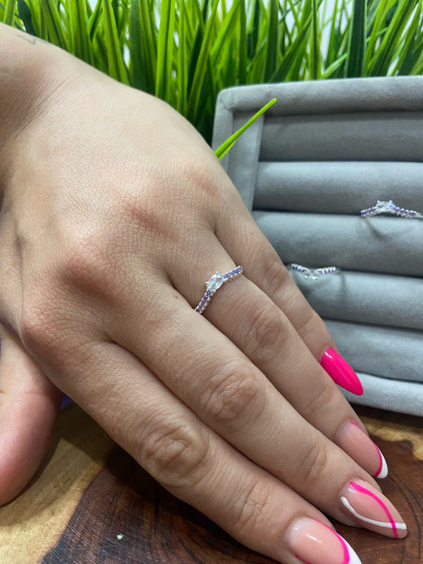 Anel Prata 925 com Zircônias Lavanda – Retangular