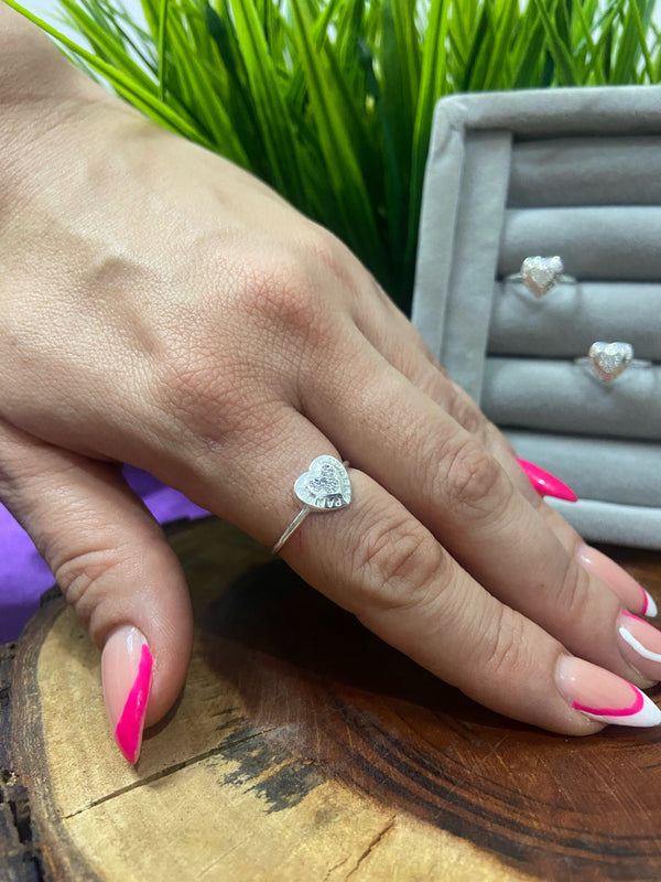 Anel Coração Liso com Detalhe Central em Prata 925